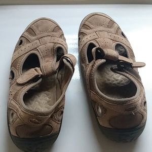 Women's sandals